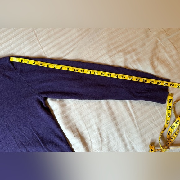 Claiborne•men’s long sleeve v-neck pullover sweater•medium•purple•cotton blend - Picture 7 of 9